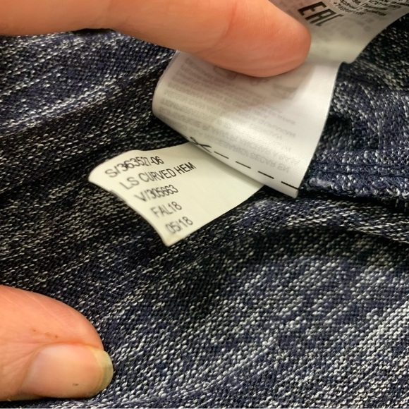 BANANA REPUBLIC Heathered Curved Hem Tee With Long Sleeves Grey Size Small - Picture 9 of 10